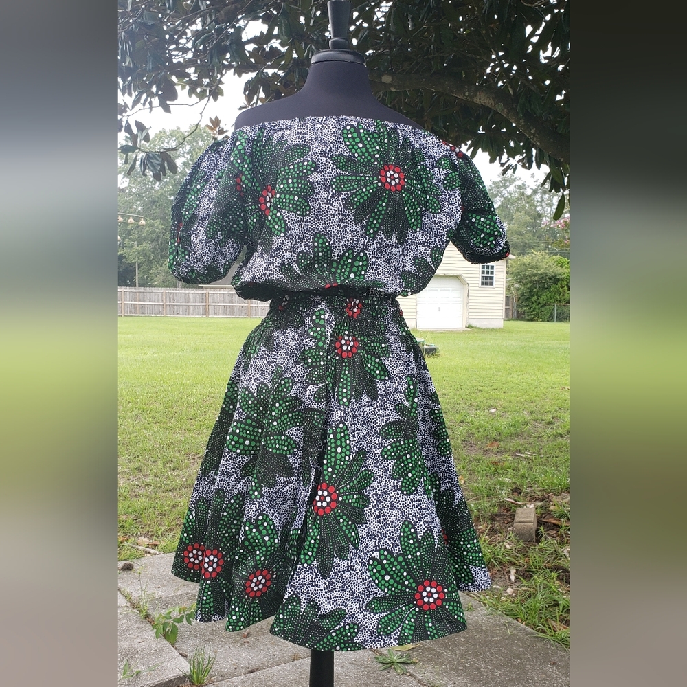 Elegant Floral Long Sleeve Dress in Green and Red